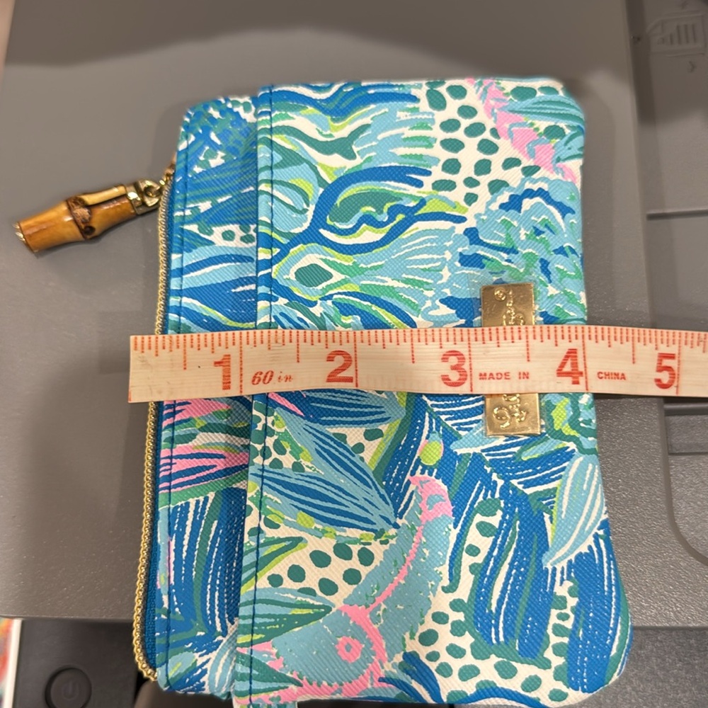 New  Lilly Pulitzer pouch - Picture 7 of 7